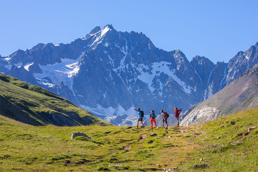 6 randonnées incontournables dans les Alpes en France | Espaces