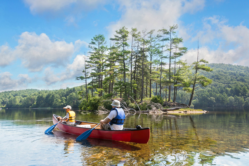 Canot dans Connecticut  shutterstock - Romiana Lee