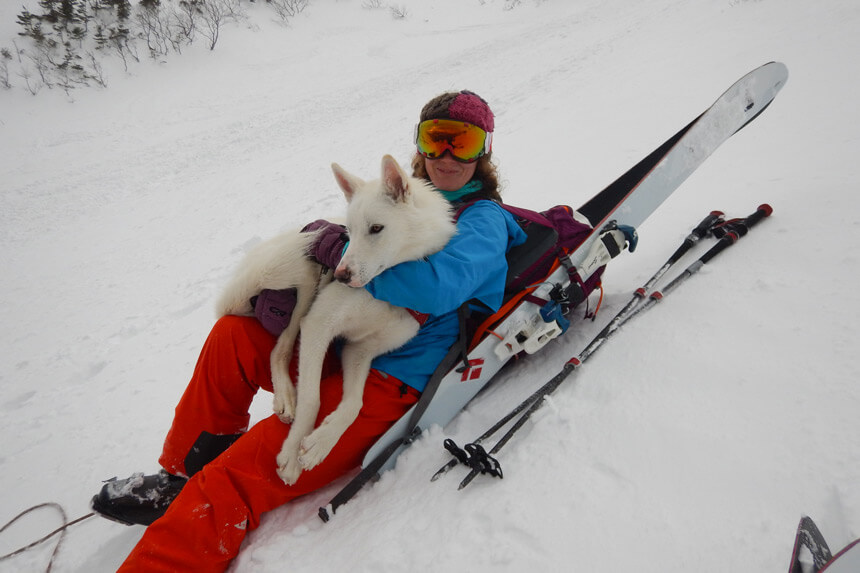 Ski hors-piste au féminin ©Julie Betelu