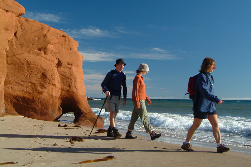 Randonnée aux îles de la Madeleine © Gil Theriault Randonnée aux îles de la Madeleine © Gil Theriault