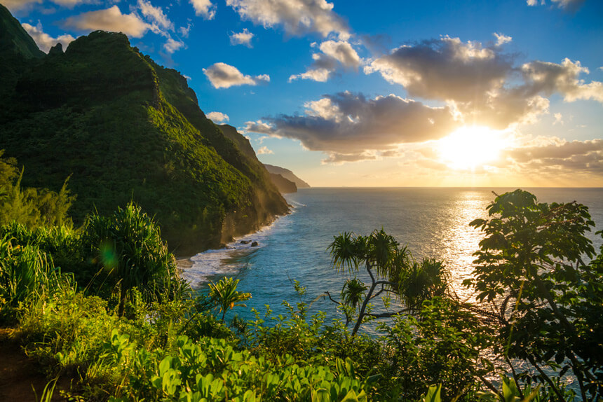 Kalalau Trail © Shutterstock - Alexander - Demyanenko