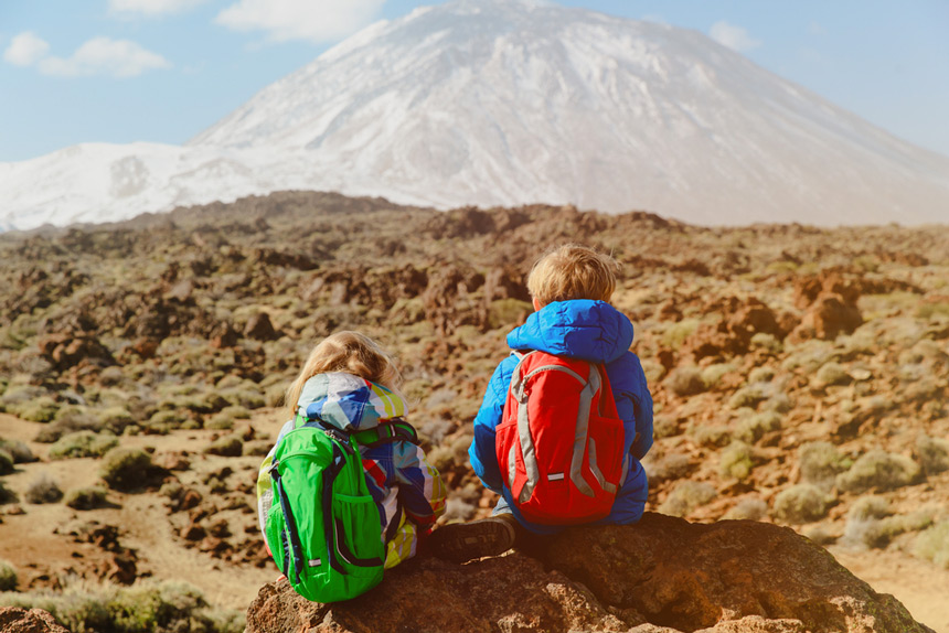 Enfants et sacs à dos © Shutterstock - Nadya Eugene