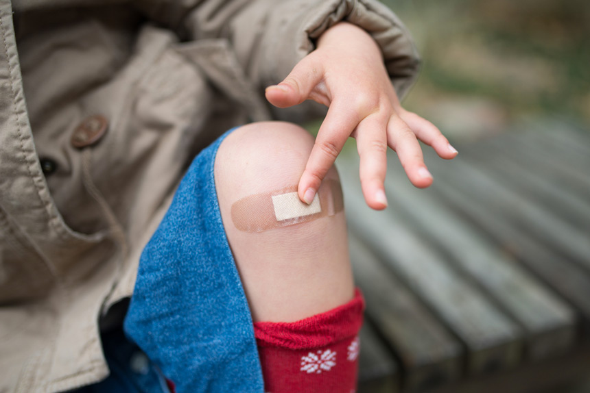 Enfants pansement © Shutterstock - Purino