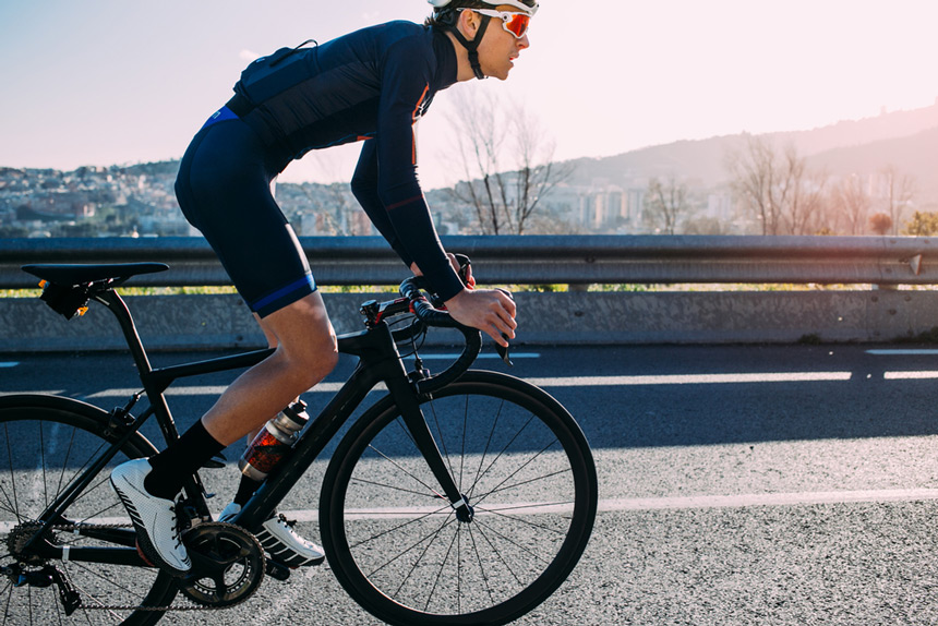 Cycliste en danseuse © Shutterstock - Stefaniya Gutovska